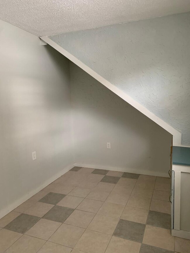 Second bedroom - 67 E Creek Cir Unit In Law Apartment