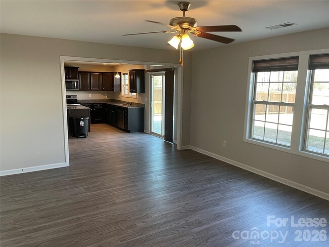 Photo - 2909 Old Field Rd