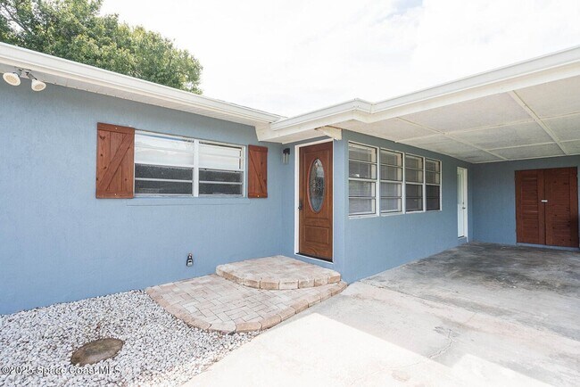 Photo - Tucked away in a quiet West Melbourne neighborhood