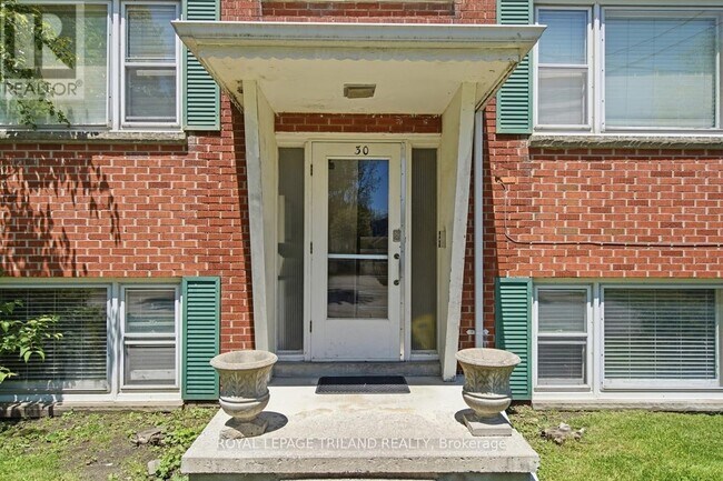 Photo - 30 McClary Ave Unité 8