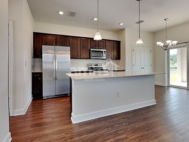 Photo - 1045 Island Pond Dr