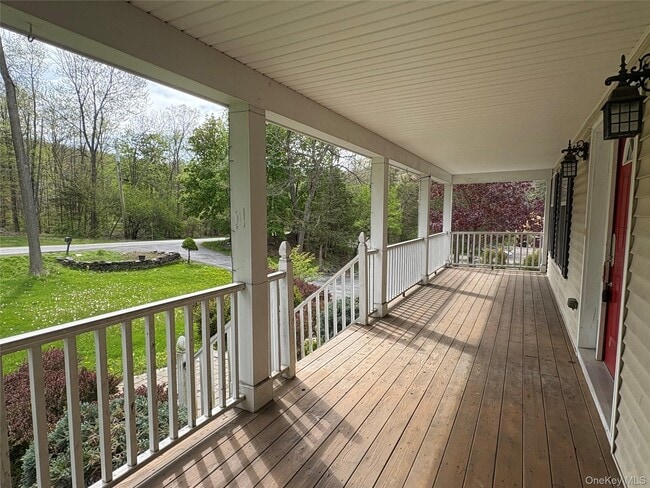 Photo - 1253 NY-208