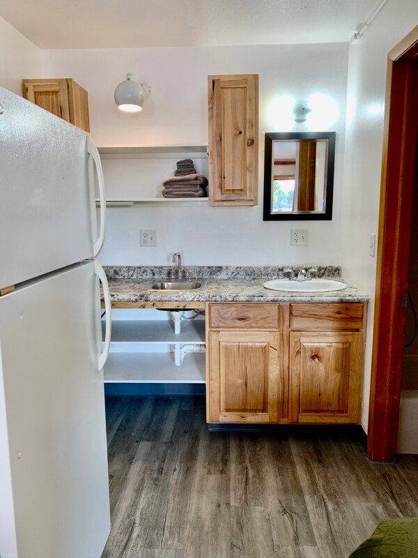 Photo - 102 N Maple Ave