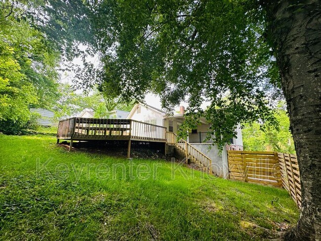 Photo - 1828 Buford St Unit Studio / 1 bath  3