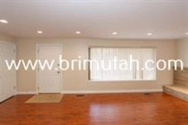 Photo - 1737 E Lahar Dr