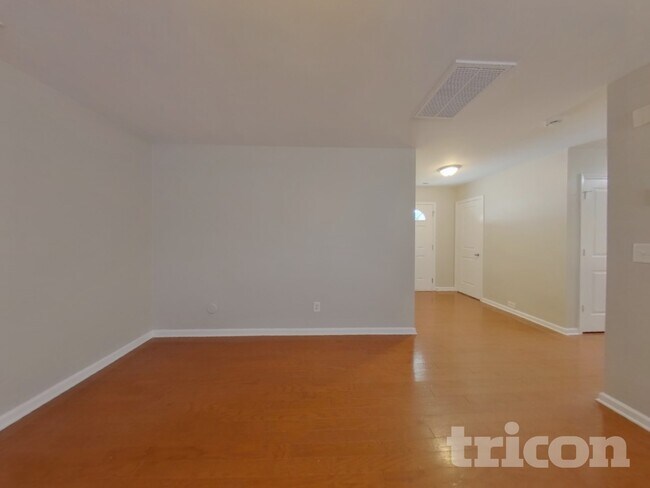 Photo - 9425 Macquarie Ln