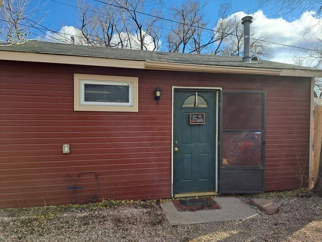Building Photo - 1512 W Vermijo St