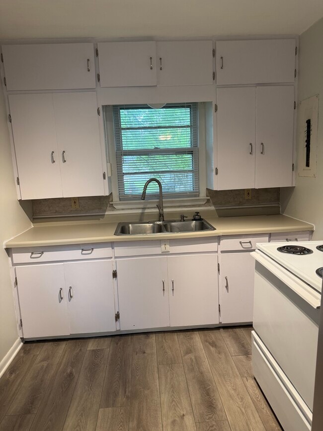 Photo - 2114 Ferrol St Unit 2114