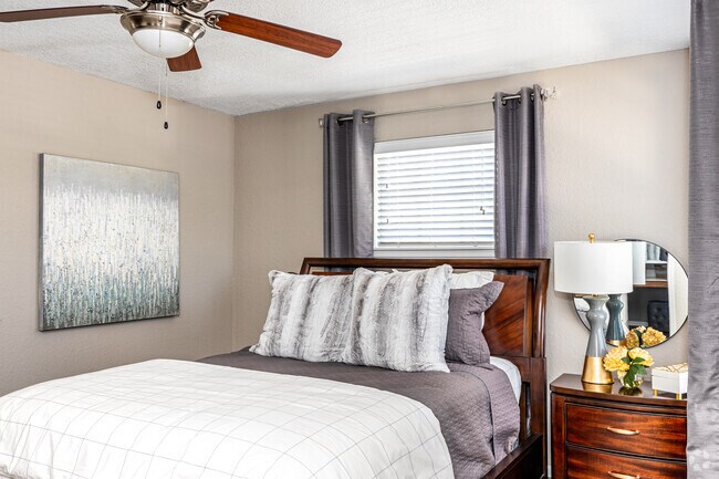 3BR, 2.5BA - 1390SF