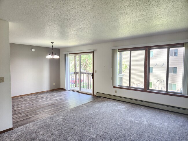 Photo - 5401 W 56th St