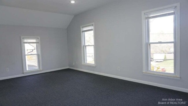 Photo - 207 W Henry St Unidad 2