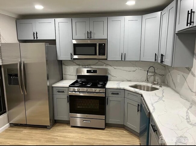 Photo - 269 Bromley Pl