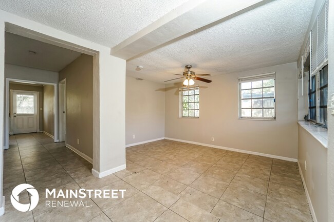 Photo - 122 Allen Rd