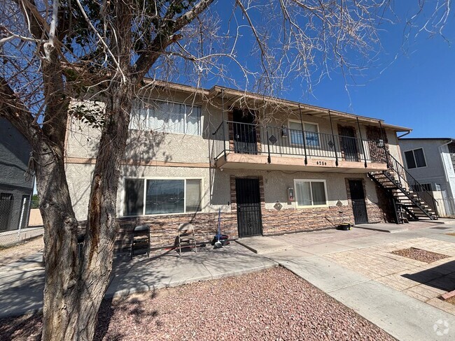 Building Photo - Charming 1Bed/1Bath apartment located in N...