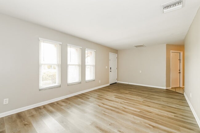 Photo - 923 SE 19th St