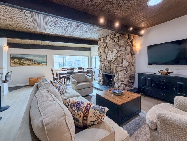 Photo - 1327 Devon Ln