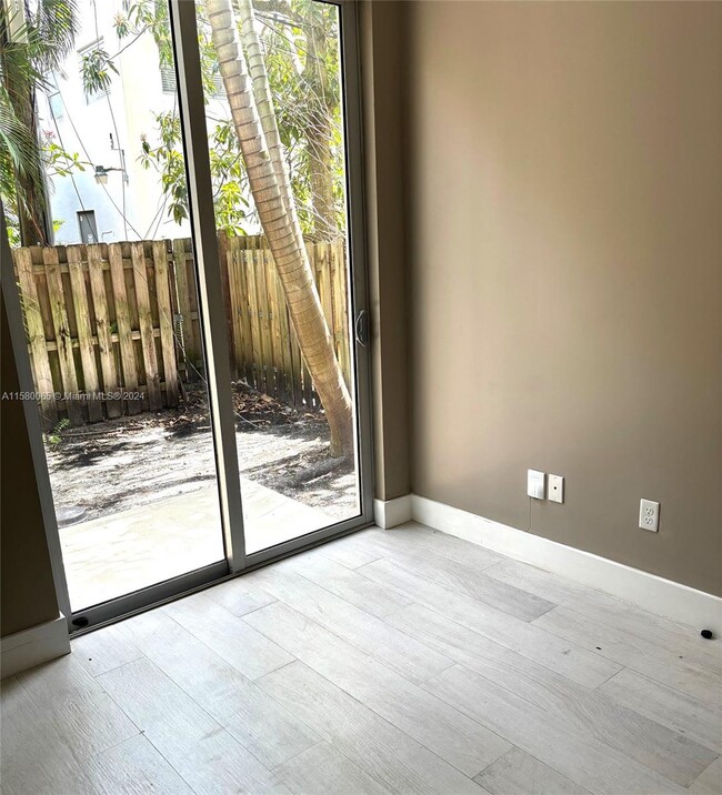 Photo - 628 NE 12th Ave