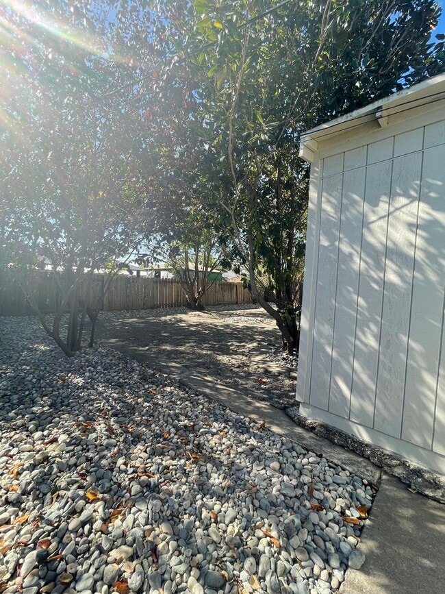 Photo - AVAILABLE NOW! 3 BEDROOM/2 BATH IN FAIRFIELD