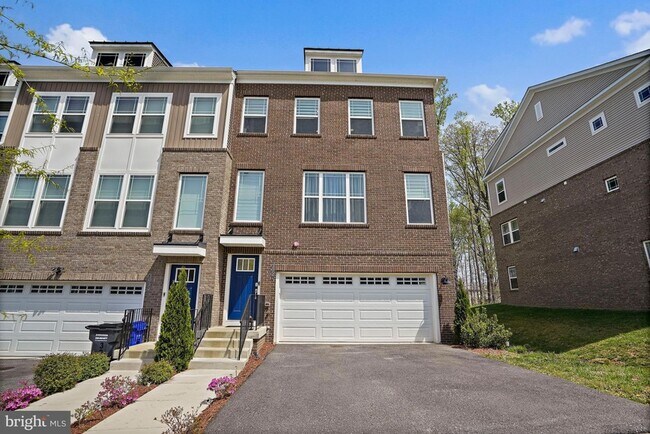 Photo - 3057 Perthshire Pl