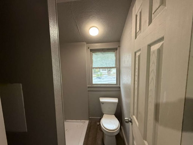 Photo - 613 N Eye St