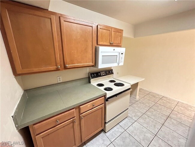 Building Photo - 2828 Jackson St Unit C7 Rental