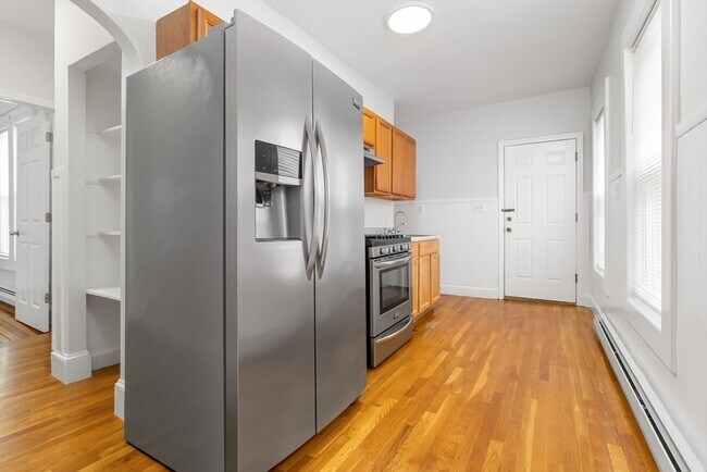 Photo - 757 Broadway Unidad 1