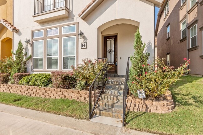 Photo - 14 W Oaks Dr