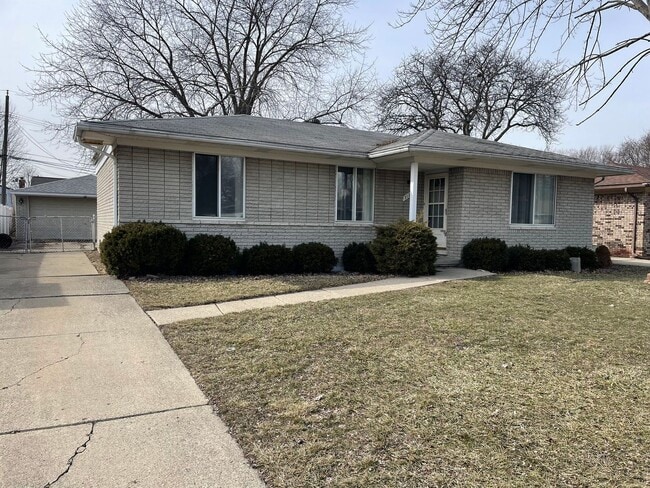 Photo - Fraser - 3 Bedroom Ranch with basement and garage.  Immediate Occupancy!