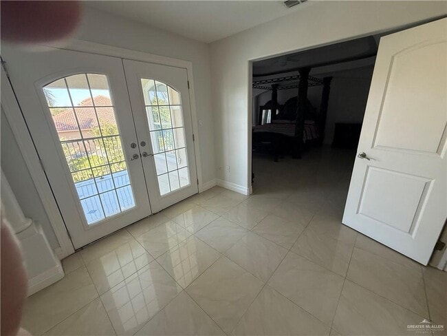 Photo - 16 El Jardin St