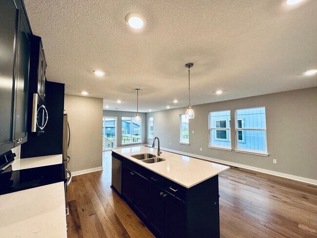 Photo - {13305} New Construction 1.5 Story in Beau...