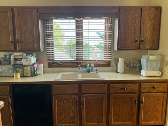 Photo - 6128 Garrett Ln