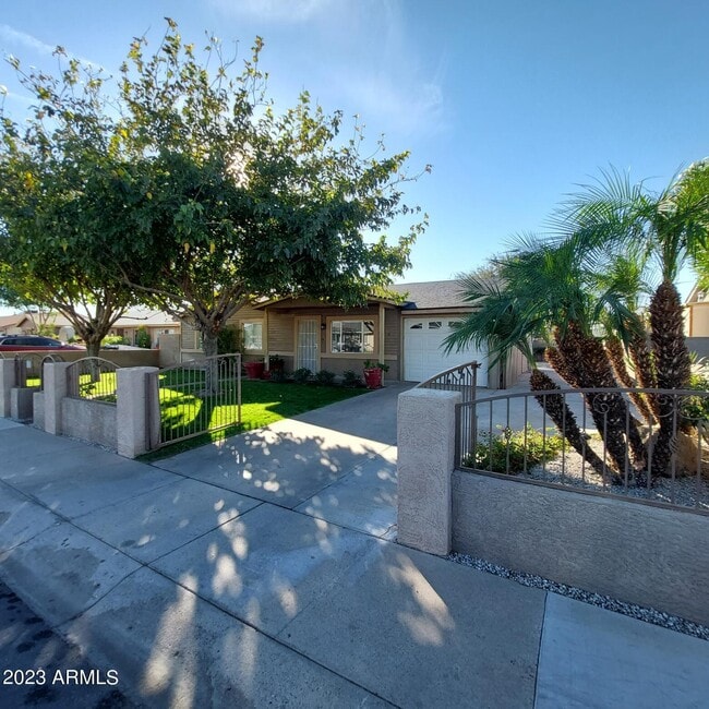 Photo - 1636 N 64th Dr