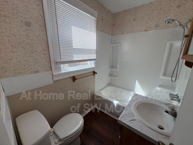 Photo - 1843-B E Monroe St