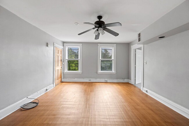 Photo - 494 Riddle Rd Unit 3