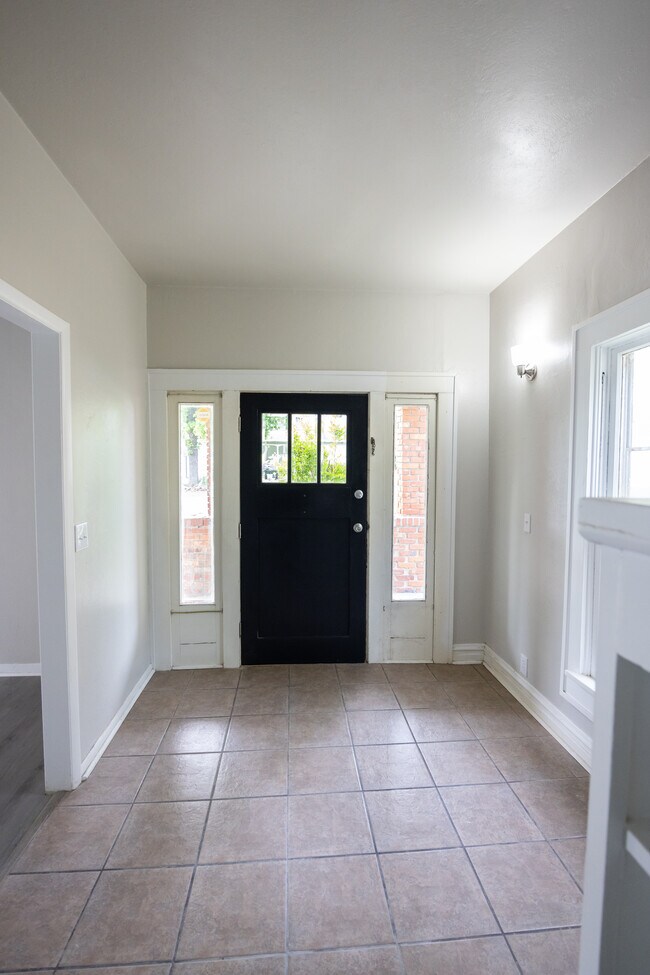 Photo - 413 E Hazel Ave