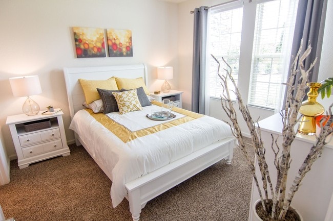 The Vineyards at Hammock Ridge apartments — community photo