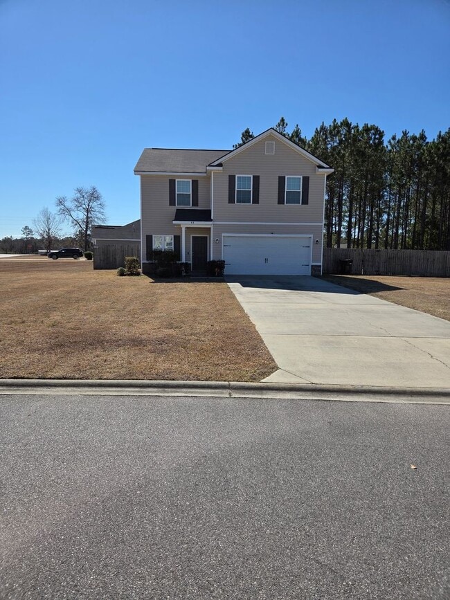 Building Photo - 4 Bed 2.5 Bath Two-Story Home