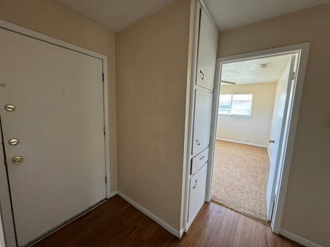 Photo - 1526 Leader Dr