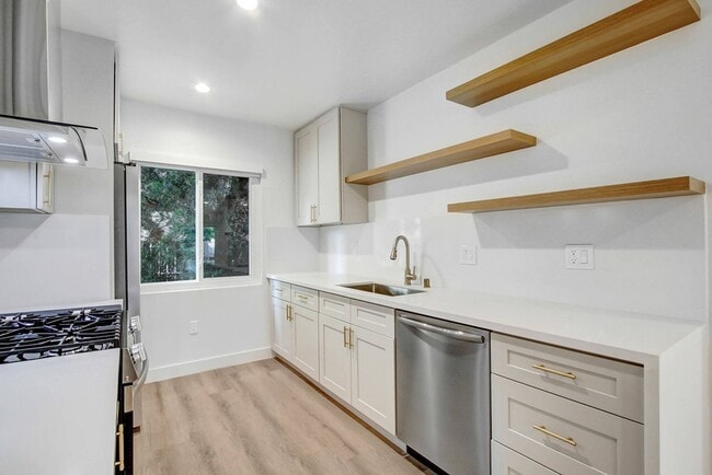 Photo - 1545 North Laurel