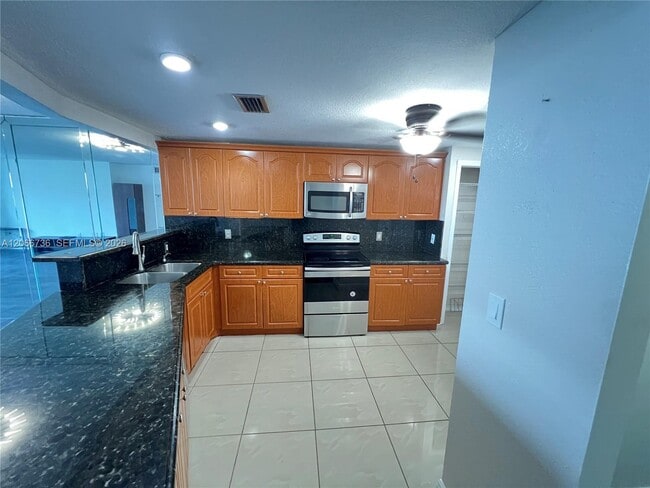 Photo - 1770 NE 191st St Unit 509-1