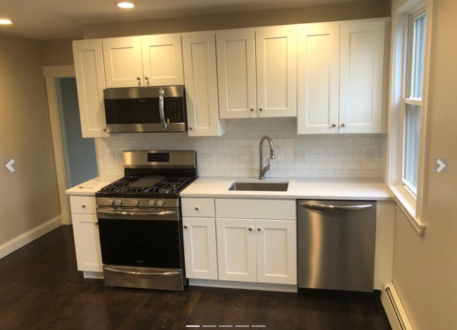 Building Photo - 160 Holland St Unit 8-1