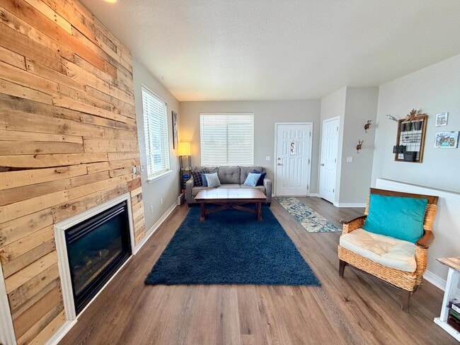 Photo - 106 Deer Trail Dr