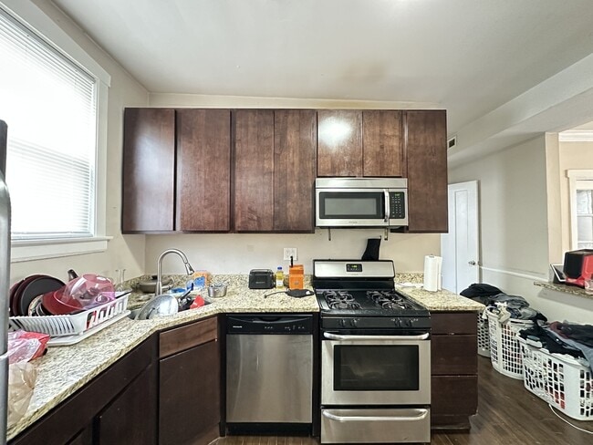 Photo - 3538 W Grace St Unidad E3