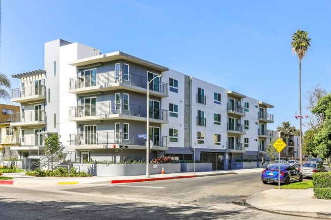 Photo - 5405 Hermitage Ave Unidad 201