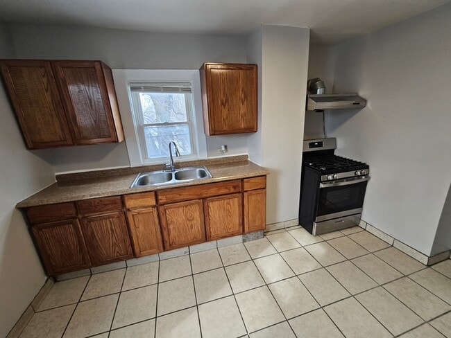 Photo - 1762 E 33rd St