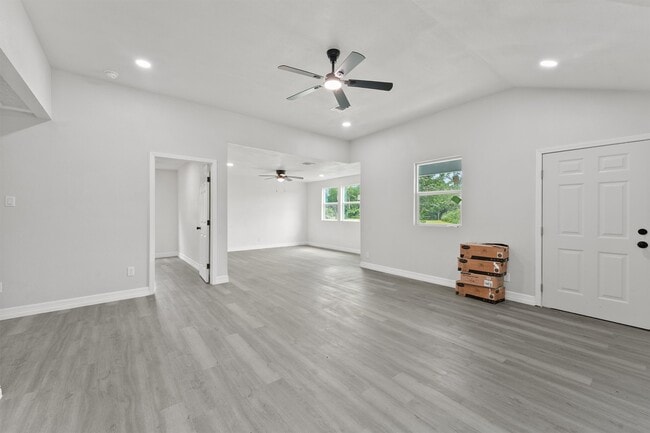 Photo - 1615 Hiller St