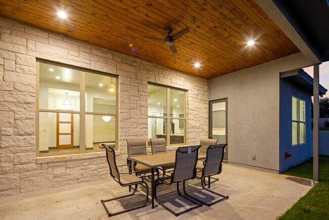 Photo - 311 Outcrop House