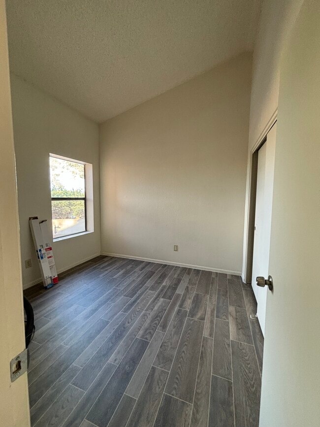 Photo - 1714 W Park Wood Ln