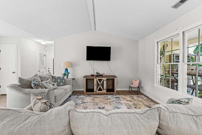 Photo - Charming 3-Bedroom Retreat with 2 Full Bat...