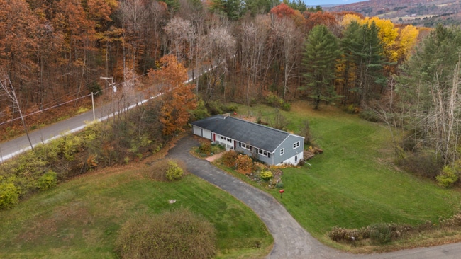 Photo - 590 Dugan Rd
